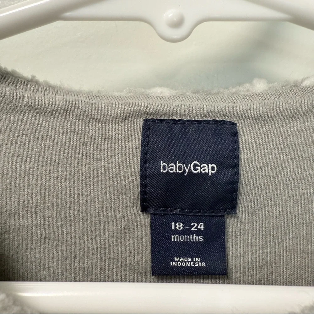 BabyGap Girls Grey Peacoat White Pompom Detail Button Up 12-18 Months‎